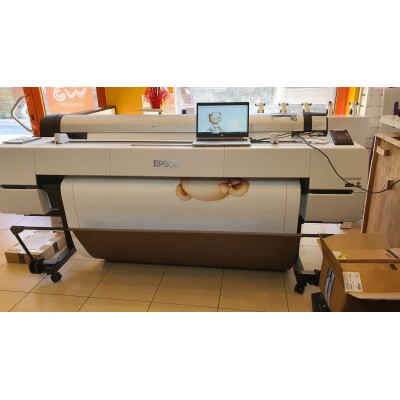 B&M STORE SAS ha fatto una scelta vincente con il plotter Epson SureColor SC-P20000